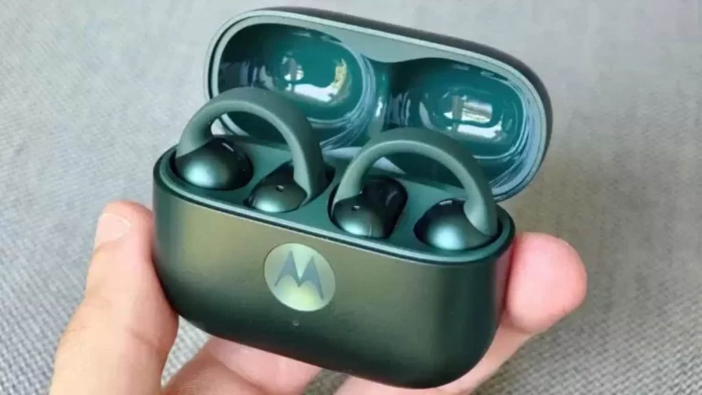 Moto Buds Loop India Launch: मोटोरोला के नए ईयरबड्स Moto Buds Loop भारतीय बाजार में लॉन्च होने के लिए...