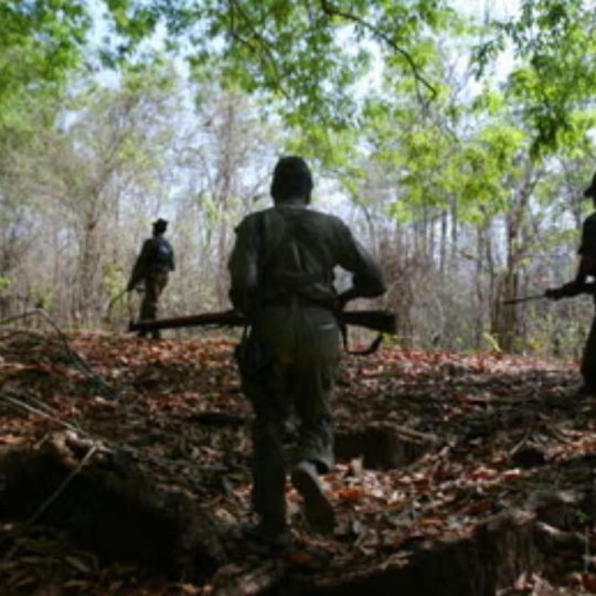 Naxal encounter in Bijapur: बीजापुर में नक्सलियों के साथ मुठभेड़ में दो जवान घायल हो गए. एक...