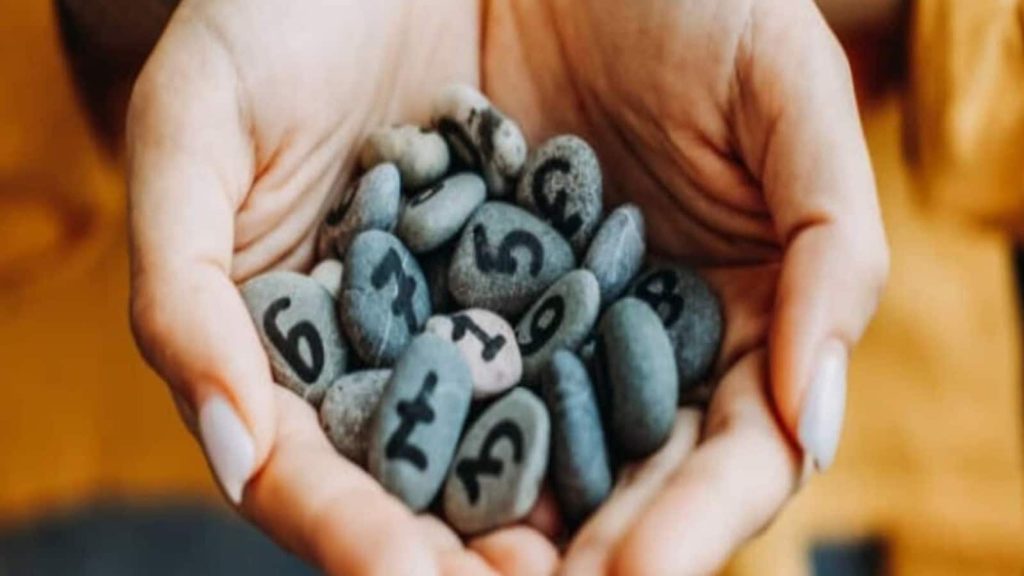 Numerology Horoscope 8 August 2025: ज्योतिष शास्त्र की तरह अंक ज्योतिष से भी जातक के भविष्य,...