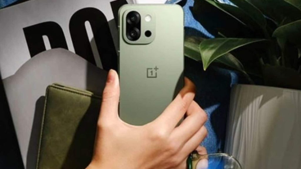 वनप्लस 15 जल्द मार्केट में एंट्री कर सकता है। लॉन्च से पहले इस फोन के...