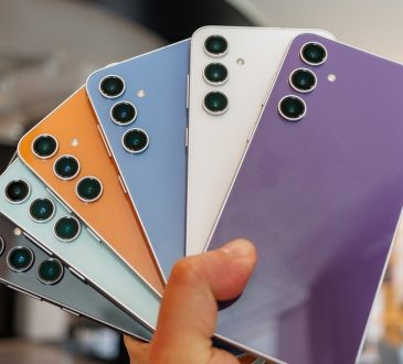 बड़ा मौका! ₹32,230 सस्ता मिल रहा Samsung का Eye Comfort डिस्प्ले, AI फीचर्स, 50MP हाई-रेजोल्यूशन कैमरा Best-Selling...