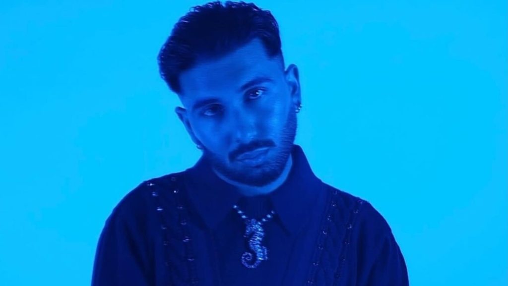 ओरी सोशल मीडिया सेंसेशन हैं। उनकी जिंदगी लोगों को काफी मिस्टीरियस लगती...