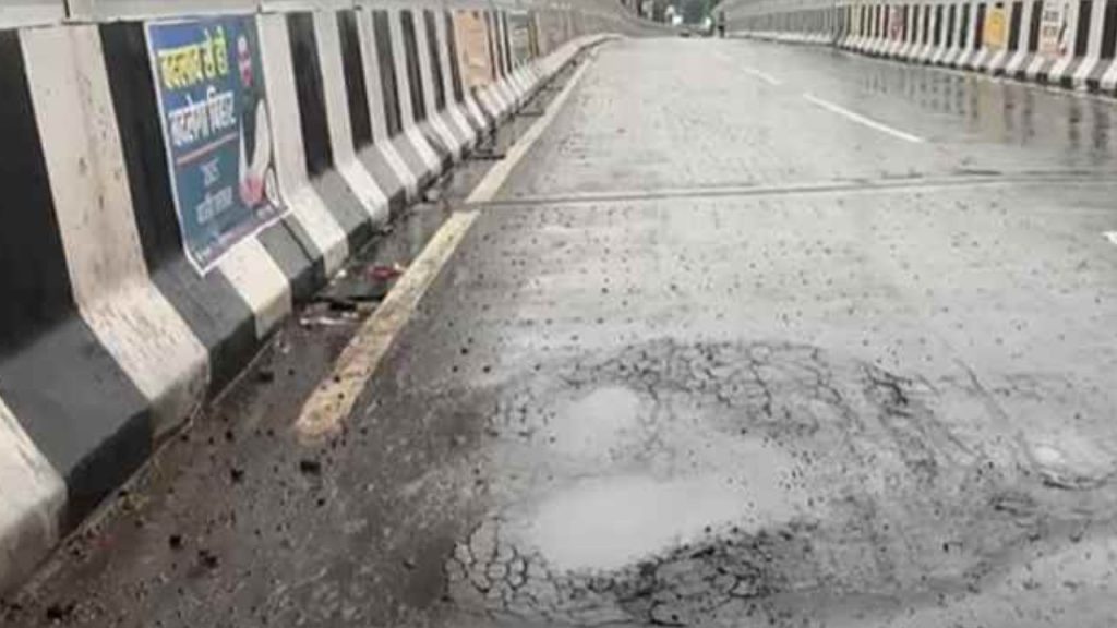 पटना में भारी बारिश के बीच ₹422 करोड़ की लागत से बना नया डबल-डेकर फ्लाईओवर...