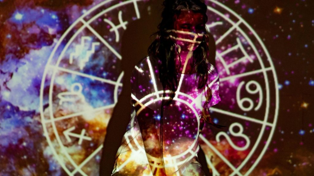 આ વર્ષે 9 August ગસ્ટના રોજ રક્ષાબંધન ઉજવવામાં આવશે. આ વર્ષે જ્યોતિષની ગણતરી અનુસાર … रक्षाबंधन इस साल 9 अगस्त को मनाया जाएगा। ज्योतिष गणनाओं के अनुसार इस साल का...