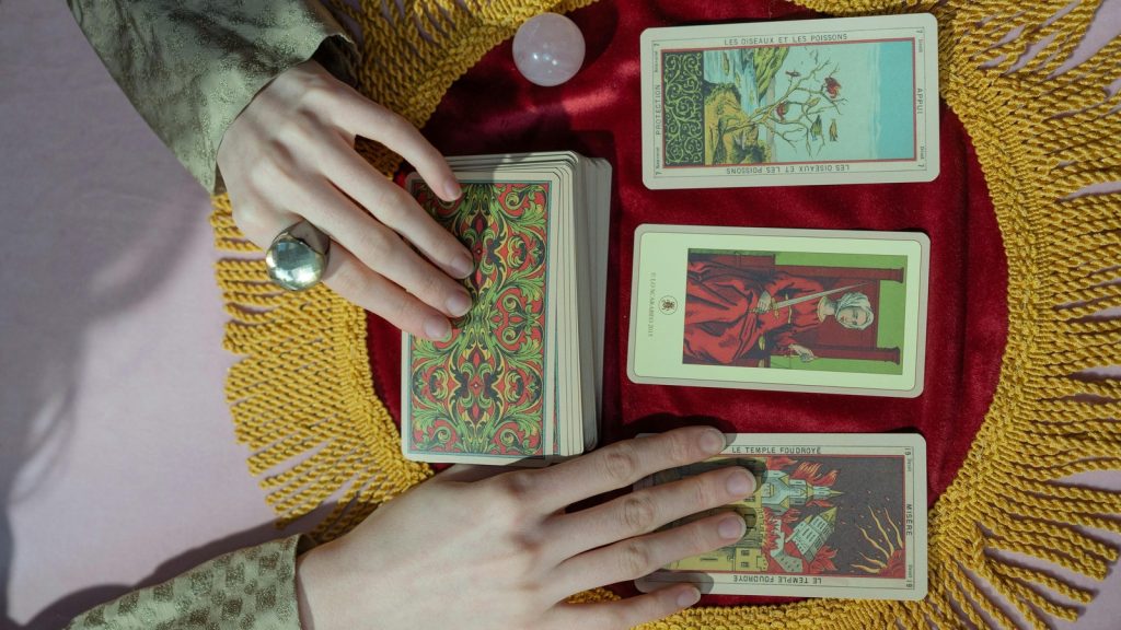 Rashifal Tarot Card Readings predictions 6 August 2025 Rashifal: राशिफल की तरह ही टैरो कार्ड के जरिए भी व्यक्ति के...