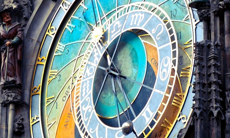 Lucky Zodiac Signs Rashi 11-17 August 2025 : ग्रहों की चाल से ही साप्ताहिक राशिफल का आकंलन किया जाता...