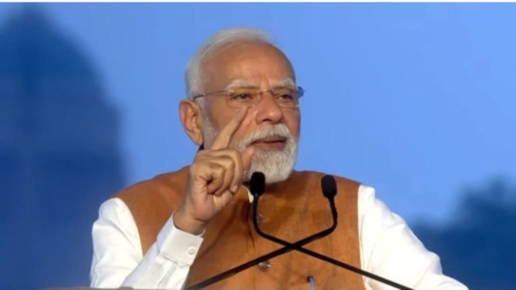 प्रधानमंत्री नरेंद्र मोदी ने दिल्ली के कर्तव्य पथ पर 'कर्तव्य भवन' का...