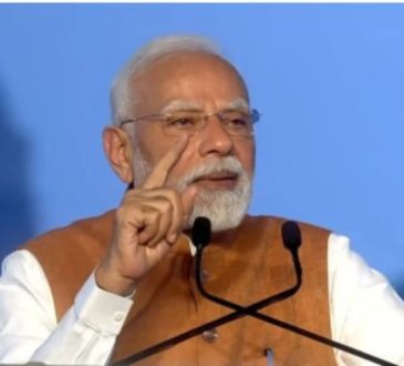 प्रधानमंत्री नरेंद्र मोदी ने दिल्ली के कर्तव्य पथ पर 'कर्तव्य भवन' का...