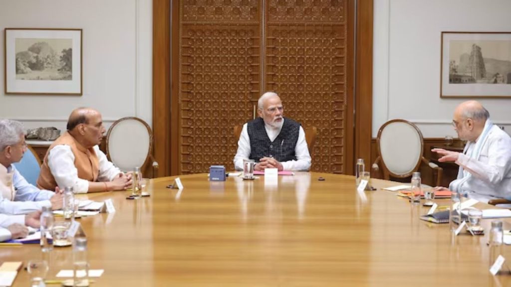 સાંજે 6.30 વાગ્યે નાણાં પ્રધાન નિર્મલા સીતારામન સહિત સાત કેન્દ્રીય મંત્રીઓ … वित्त मंत्री निर्मला सीतारमण सहित सात केंद्रीय मंत्रियों के शाम 6.30 बजे...