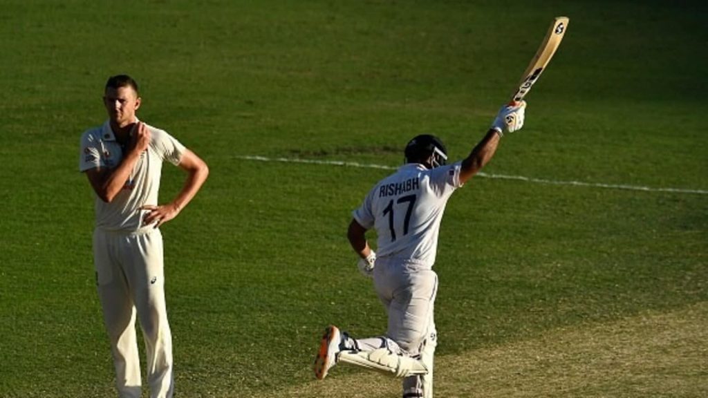 છેલ્લા દો and દાયકામાં કેટલીક યાદગાર મેચનું સંકલન કર્યું છે, જેમાં પરીક્ષણ … पिछले डेढ़ दशक में हुए कुछ यादगार मुकाबलों का संकलन किया है, जिनमें टेस्ट...