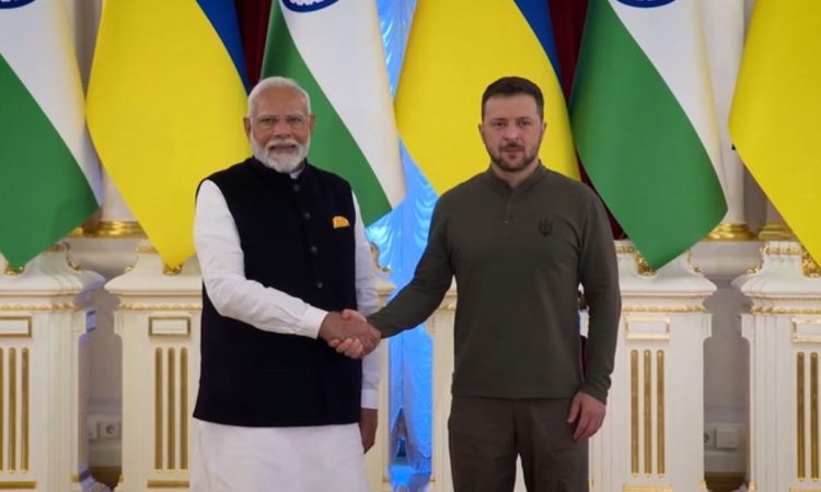 यूक्रेन के राष्ट्रपति वोलोडिमिर जेलेंस्की और पीएम मोदी के बीच फोन पर लंबी...