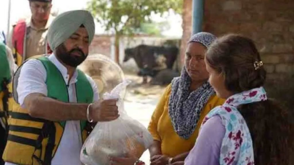 પંજાબમાં સતત વરસાદ અને પૂરની પરિસ્થિતિ વચ્ચે, કેબિનેટ પ્રધાન ડો. બલજીત … पंजाब में लगातार बारिश और बाढ़ की स्थिति के बीच, कैबिनेट मंत्री डॉ. बलजीत...