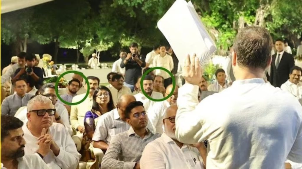 ફડનાવીસે આગ્રહ કર્યો કે ઉધ્ધા હંમેશાં દિલ્હીની સામે નમન ન કરવા વિશે વાત કરે છે … फडणवीस ने इस बात पर जोर दिया कि उद्धव हमेशा दिल्ली के सामने न झुकने की बात...