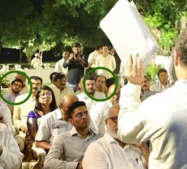 फडणवीस ने इस बात पर जोर दिया कि उद्धव हमेशा दिल्ली के सामने न झुकने की बात...