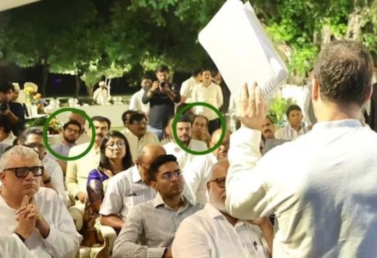 फडणवीस ने इस बात पर जोर दिया कि उद्धव हमेशा दिल्ली के सामने न झुकने की बात...