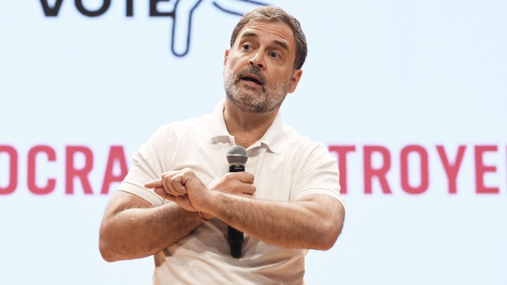 એફિડેવિટ અંગે રાહુલ ગાંધી અથવા કોંગ્રેસ તરફથી કોઈ પ્રતિક્રિયા નથી. દરમિયાન ચૂંટણી … एफिडेविट को लेकर राहुल गांधी या कांग्रेस से जवाब नहीं आया है। इस बीच चुनाव...