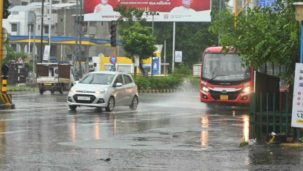 વરસાદ વેકેશન મોડ પરઃ બફારા ગરમીનું પ્રમાણ વધ્યું વરસાદ વેકેશન મોડ પરઃ બફારા ગરમીનું પ્રમાણ વધ્યું