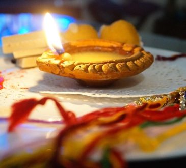 Rakhi ka Shubh Muhurat: रक्षा बंधन पर राखी बांधने के लिए ब्रह्म मुहूर्त सुबह 04 बजकर 22 मिनट...