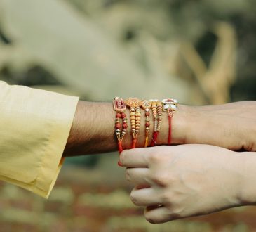 Raksha bandhan do and don't: रक्षा बंधन के दिन भाई-बहन को कुछ बातों का खास ध्यान रखना चाहिए।...