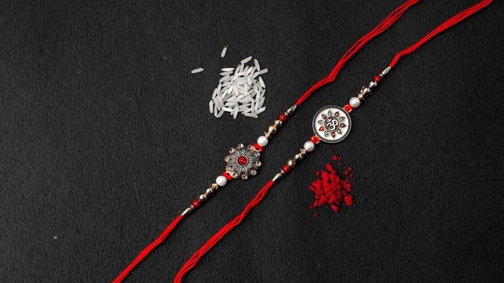 Raksha bandhan Time: रक्षा बंधन का त्योहार भाई-बहन के प्रेम का प्रतीक है। इस दिन बहनें...