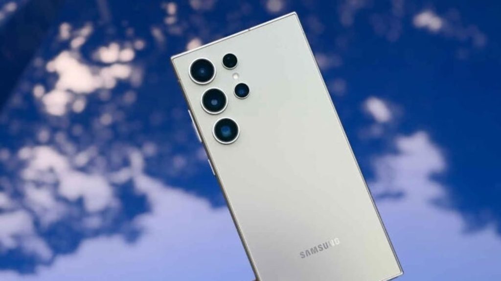 Samsung Galaxy S24 Ultra 5G की कीमत में बड़ी कटौती हो गई है। भारत में लॉन्च के समय इसकी कीमत...