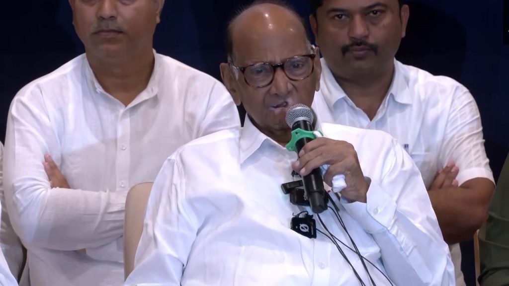 महाराष्ट्र के मुख्यमंत्री देवेंद्र फडणवीस ने विपक्ष से एनडीए के...