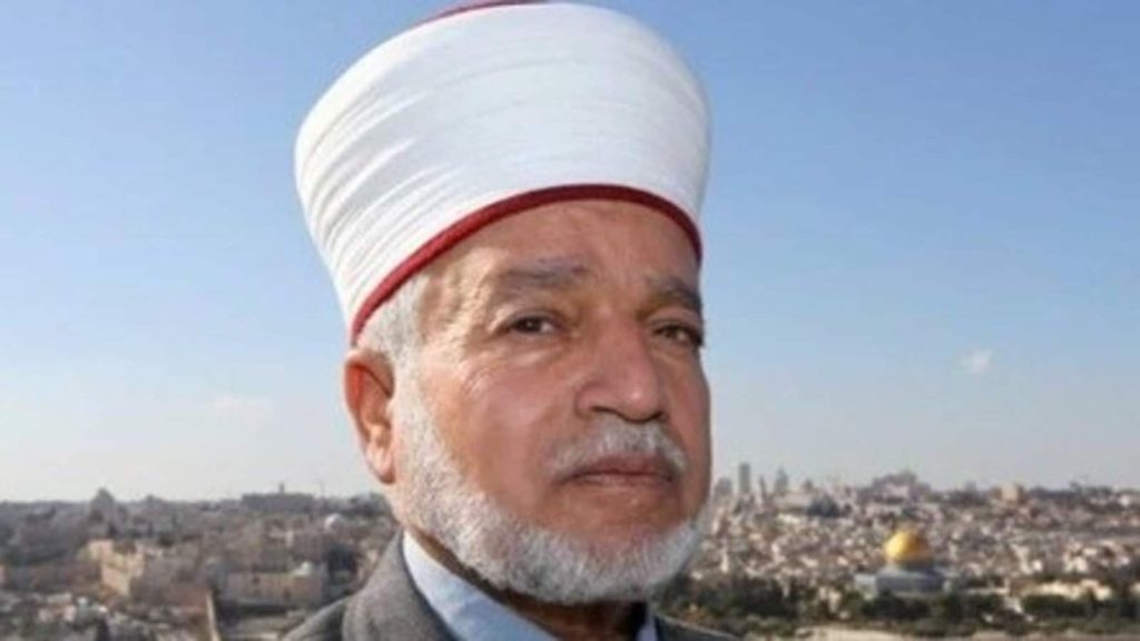 તેમણે ઇઝરાઇલની નીતિઓની ટીકા કરતા ગાઝા વિશે દલીલ આપી હતી … गाजा को लेकर उन्होंने एक तकरीर दी थी, जिसमें इजरायल की नीतियों की आलोचना की...