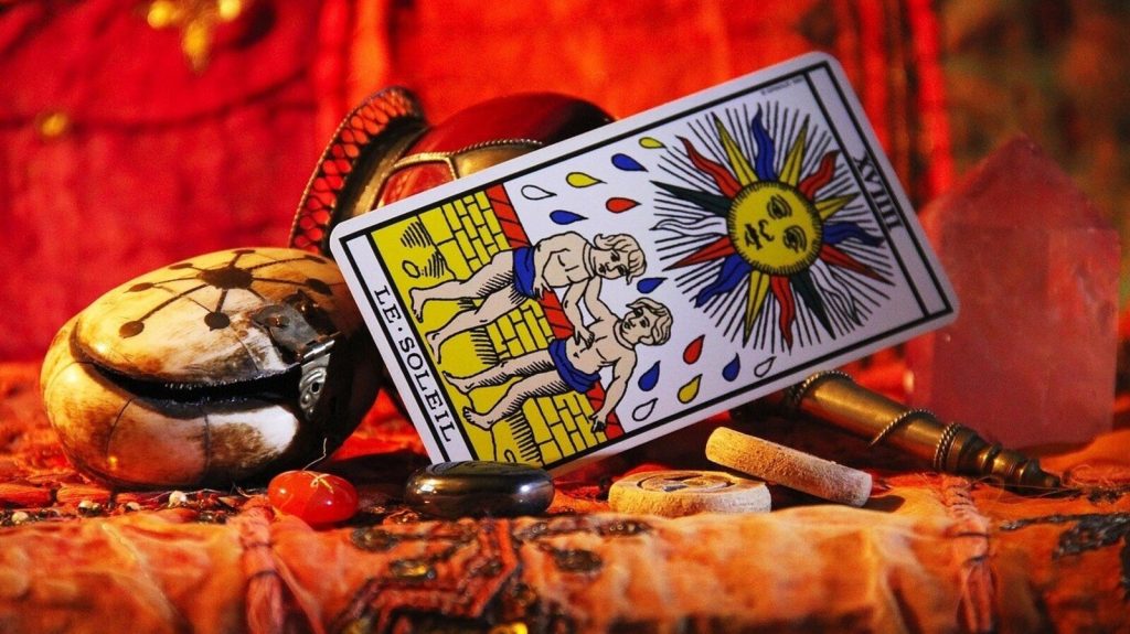 Tarot Rashifal 2025: टैरो राशिफल अपने आप में काफी यूनीक है। एनर्जी को रीड करके टैरो आपको...