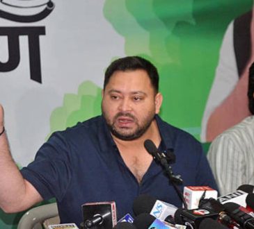 बिहार के पूर्व डिप्टी सीएम और नेता विपक्ष तेजस्वी यादव एक बार फिर विवादों...