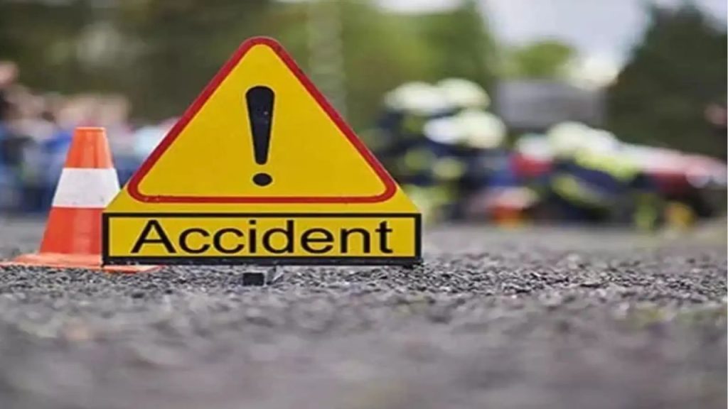 उत्तर प्रदेश के ग्रेटर नोएडा में सोमवार को एक भीषण सड़क हादसा हो गया....