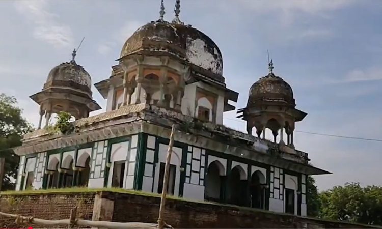 UP Mausoleum Vandalises: उत्तर प्रदेश के फतेहपुर में एक हिंदू संगठन के सदस्यों ने मकबरे...