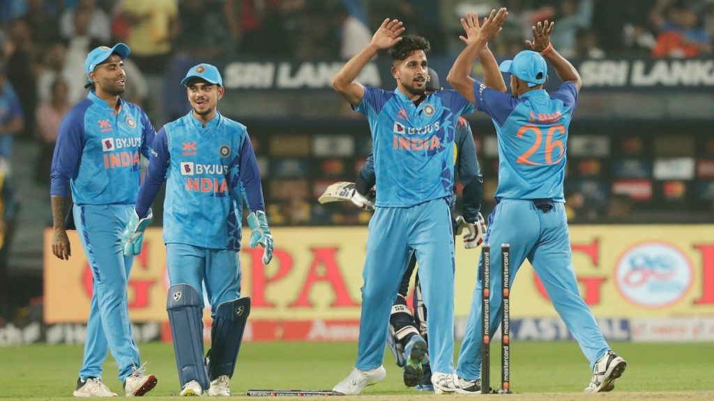 तेज गेंदबाज उमरान मलिक लंबे समय बाद प्रतिस्पर्धी क्रिकेट में वापसी के लिए...