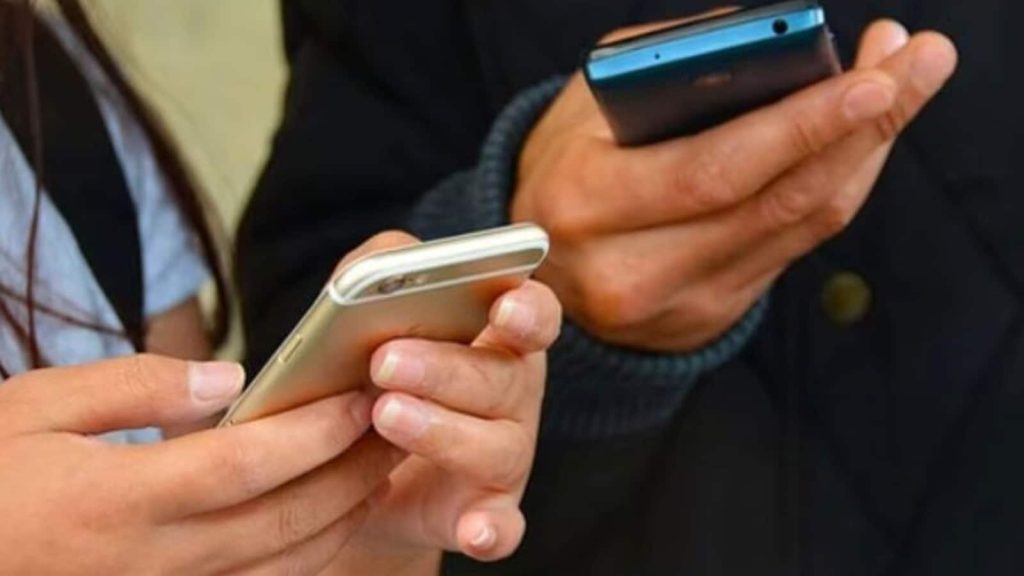 249 રૂપિયાની યોજના પછી, જિઓ પણ હવે 209 રૂપિયાની યોજના બંધ કરે છે … जियो ने 249 रुपये के प्लान के बाद अब 209 रुपये वाले प्लान को भी डिस्कंटिन्यू कर...