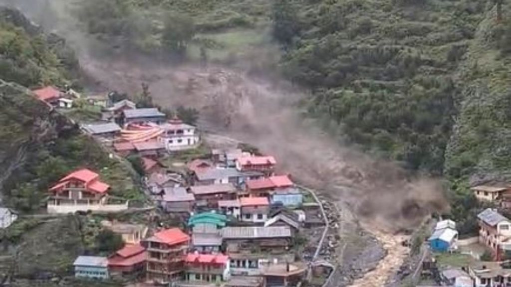 માંચારના ખુર્દ ગામના ખુર્દ ગામની એક શાળાના 1990 માં પુણેથી આશરે 60 કિ.મી. पुणे से लगभग 60 किलोमीटर दूर मंचर के आवासी खुर्द गांव के एक स्कूल के 1990 के...