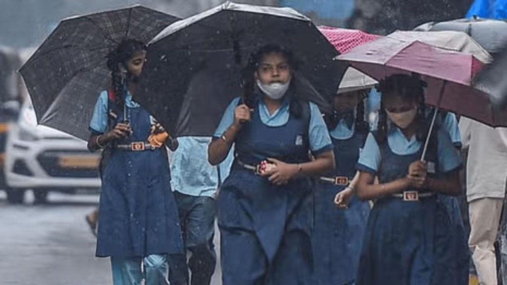 उत्तराखंड में बीती रात से शुरू हुई मूसलाधार बारिश ने जनजीवन को बुरी तरह...