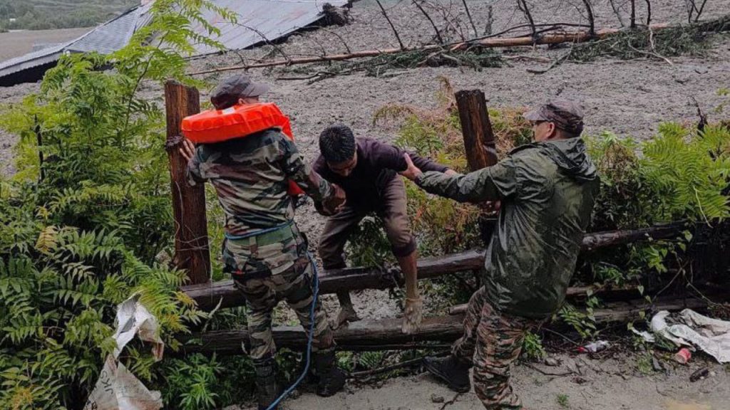 मंगलवार को उत्तराखंड के धराली गांव में बादल फटने और भूस्खलन की घटना ने...