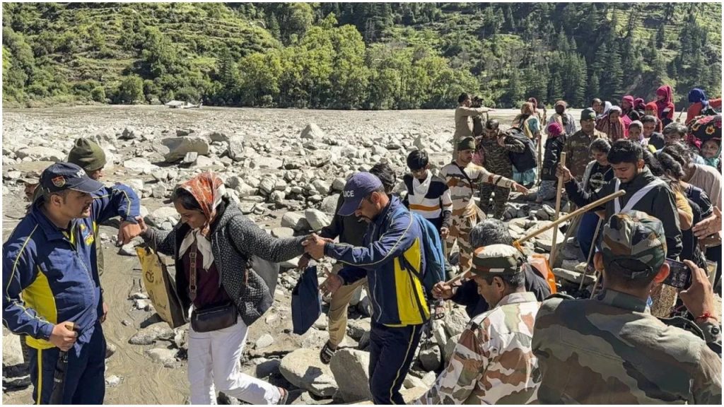 ઉત્તકાશી ક્લાઉડબર્સ્ટ: ઉત્તરાખંડના ઉત્તરાશી ડિસ્ટ્રિક્ટમાં 5 August ગસ્ટ 2025 ના રોજ ક્લાઉડબર્સ્ટ અને ભૂસ્ખલન … Uttarkashi Cloudburst: 5 अगस्त 2025 को उत्तराखंड के उत्तरकाशी जिले में बादल फटने और भूस्खलन...