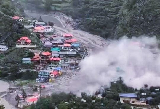 बड़ी संख्या में लोगों के लापता होने के बारे में अधिकारियों का कहना है कि...