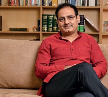 पूर्व सिविल सेवा अधिकारी और शिक्षाविद् विकास दिव्यकीर्ति का मानना है कि...