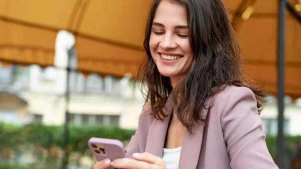 બીએસએનએલ તેની હાઇ-સ્પીડ બ્રોડબેન્ડ યોજના પર 6 હજાર રૂપિયાની છૂટ આપે છે … बीएसएनएल अपने हाई-स्पीड ब्रॉडबैंड प्लान पर 6 हजार रुपये का डिस्काउंट दे...