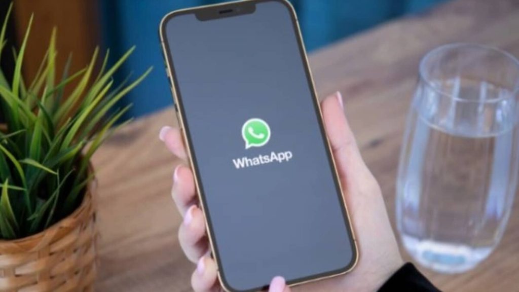 નવી સુવિધા વોટ્સએપ જૂથ માટે આવી છે. તેની સહાયથી, વપરાશકર્તા જૂથ માહિતી સ્ક્રીન … नया फीचर वॉट्सऐप ग्रुप के लिए आया है। इसकी मदद से यूजर ग्रुप इन्फो स्क्रीन...