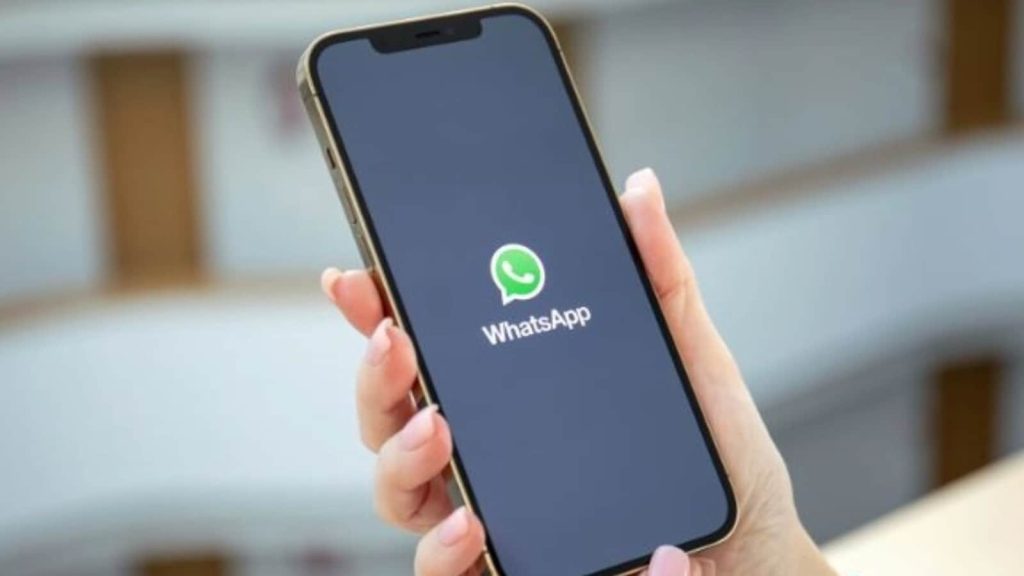 वॉट्सऐप एक और जबर्दस्त AI फीचर लेकर हाजिर है। इस फीचर का नाम राइटिंग हेल्प...