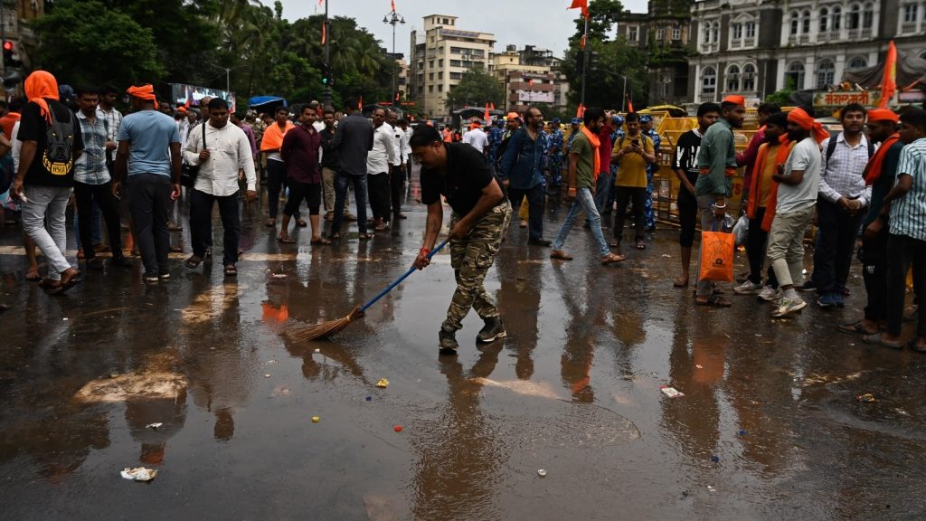 मराठा आरक्षण आंदोलनकारियों के कारण न केवल आम लोगों को, बल्कि उच्च न्यायालय...