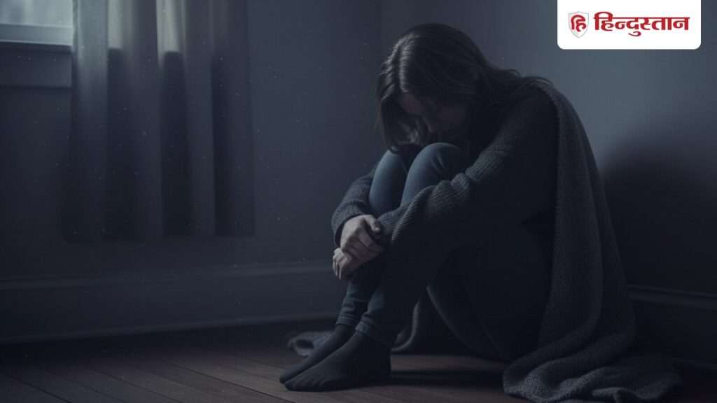 मुंबई की एक महिला ने शिकायत की है कि उसके मकान मालिक ने उसे अश्लील वीडियो...