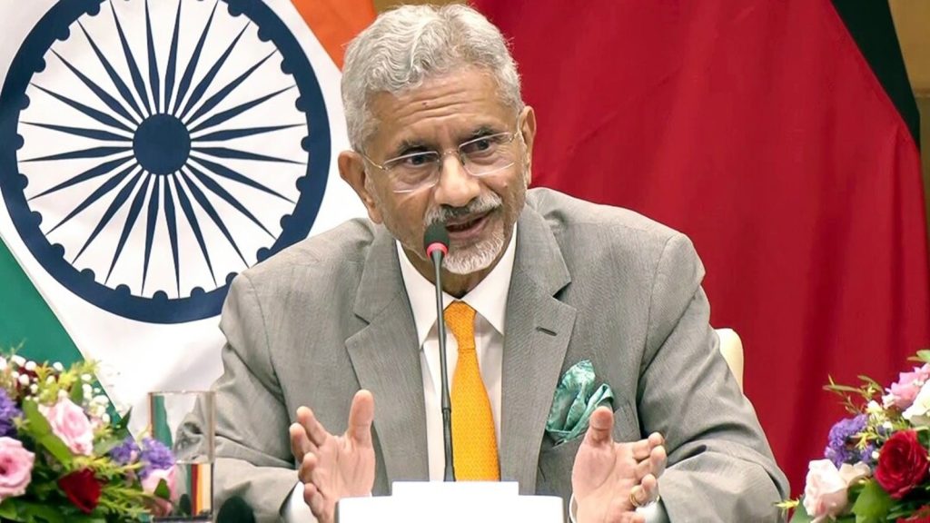 ये बयान ऐसे समय आए हैं जब दोनों देशों के बीच व्यापार को लेकर तनाव गहराया हुआ...