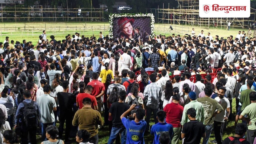 गायक जुबिन गर्ग का पार्थिव शरीर सिंगापुर से आधी रात दिल्ली लाया गया। इसके...