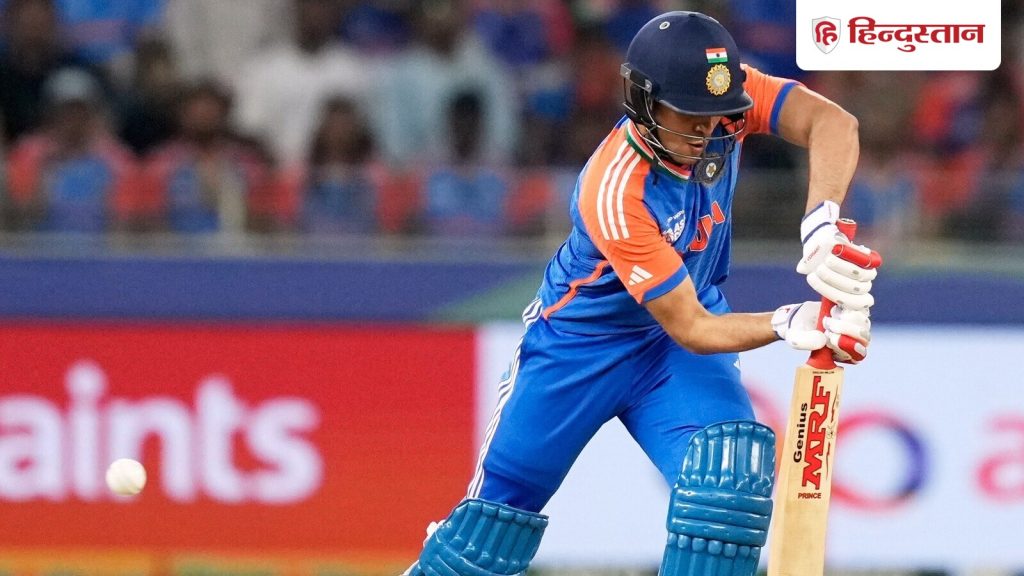 एशिया कप के फाइनल में भारत की बल्लेबाजी के दौरान मैच को कुछ देर के लिए रोकना...