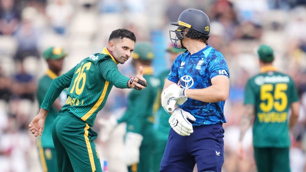 દક્ષિણ આફ્રિકન સ્પિનર કેશવ મહારાજે ટી 20 સિરીઝમાંથી ઇંગ્લેંડ સામે મુક્ત કર્યું … दक्षिण अफ्रीका के स्पिनर केशव महाराज इंग्लैंड के खिलाफ जारी टी20 सीरीज से...