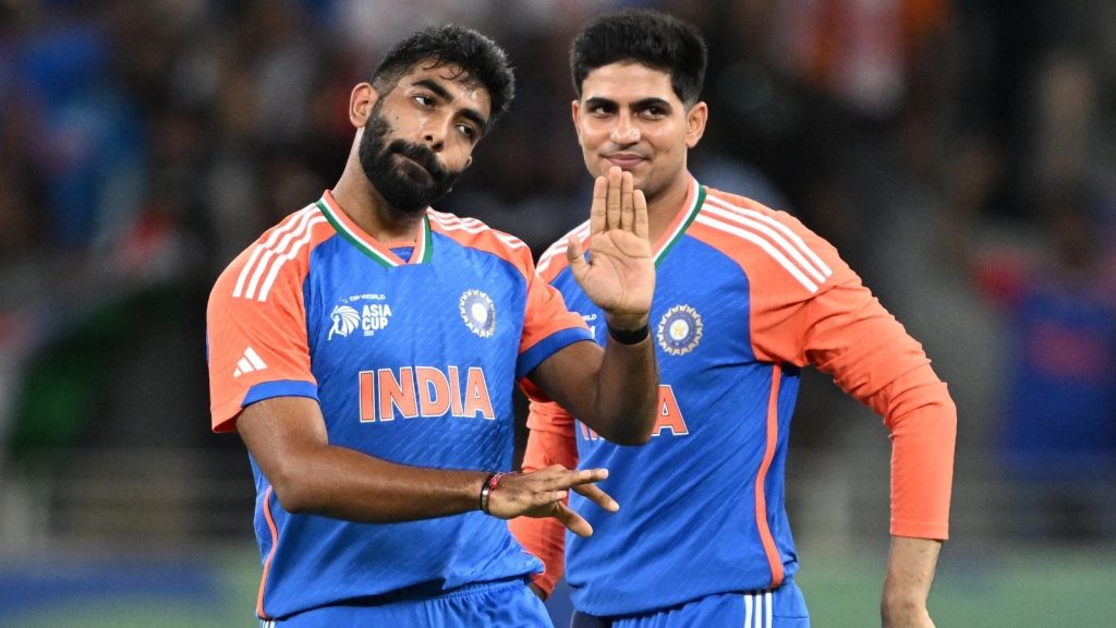 Dhakad ાકાડ બોલર જસપ્રિત બુમરાહ ભારતમાં વિ પાકિસ્તાન મેચ … धाकड़ गेंदबाज जसप्रीत बुमराह ने इंडिया वर्सेस पाकिस्तान मैच में...