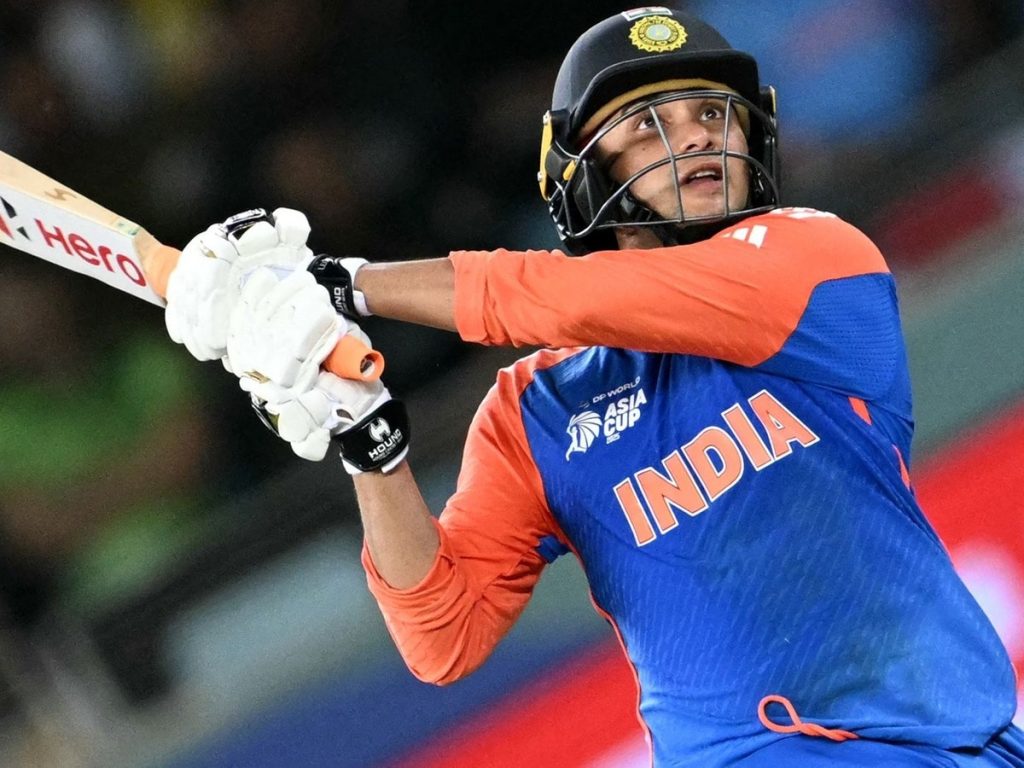 अभिषेक शर्मा ने बनाया धांसू वर्ल्ड रिकॉर्ड, देखें सबसे कम गेंदों में 50 छक्के जड़ने वाले टॉप 5...